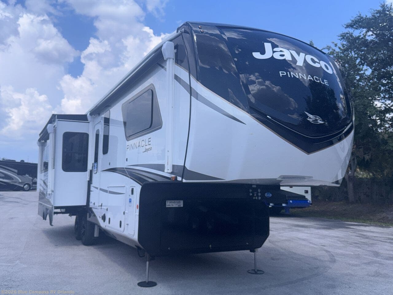 New 2026 Jayco Pinnacle 32RLTS available in Casselberry, Florida