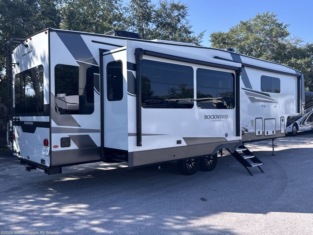 New 2026 Forest River Rockwood Signature 401SFB available in Casselberry, Florida