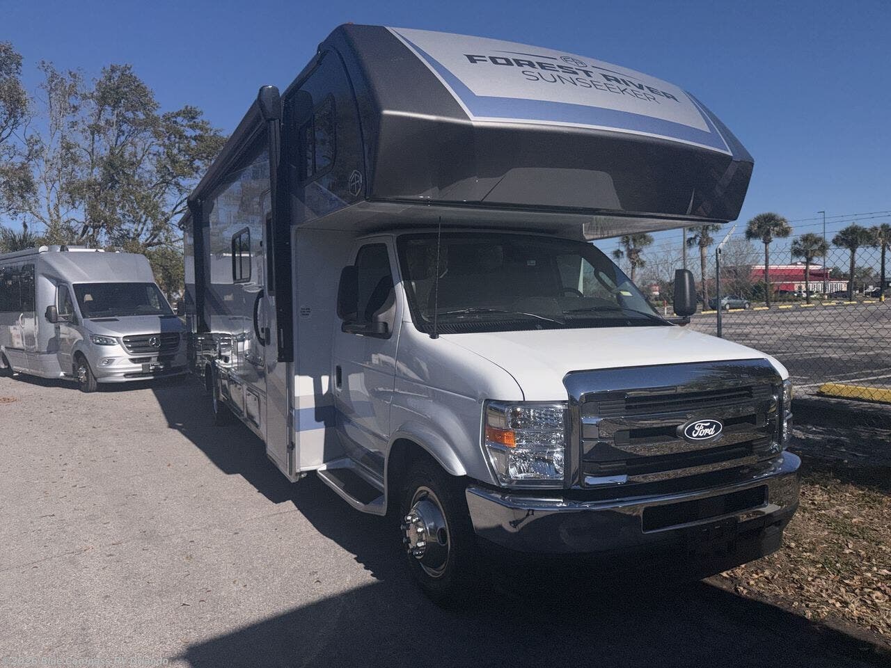 New 2026 Forest River Sunseeker Classic 3010DS available in Casselberry, Florida