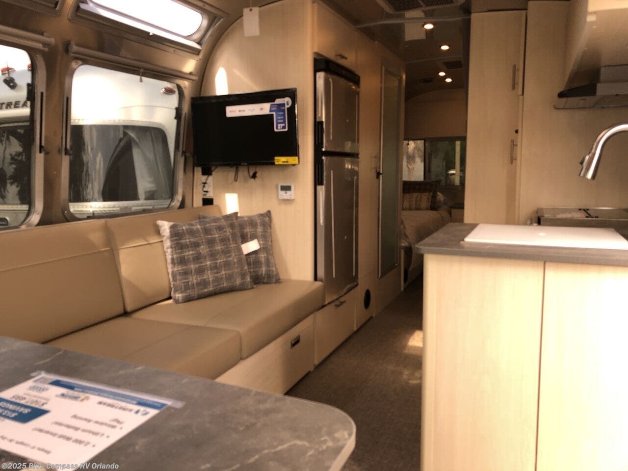 Used 2024 Airstream Flying Cloud 25FB Twin available in Casselberry, Florida