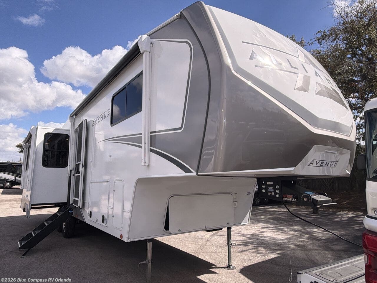 New 2026 Alliance RV Avenue 32RLS available in Casselberry, Florida