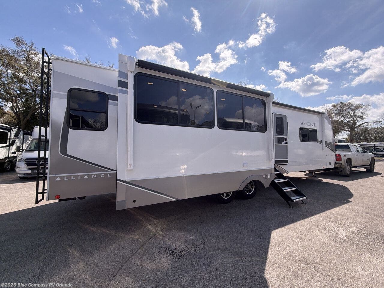 New 2026 Alliance RV Avenue 332RL available in Casselberry, Florida