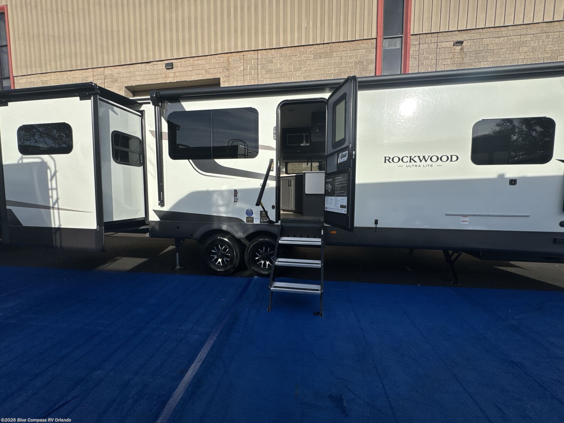 New 2026 Forest River Rockwood Ultra Lite 2908SRL available in Casselberry, Florida