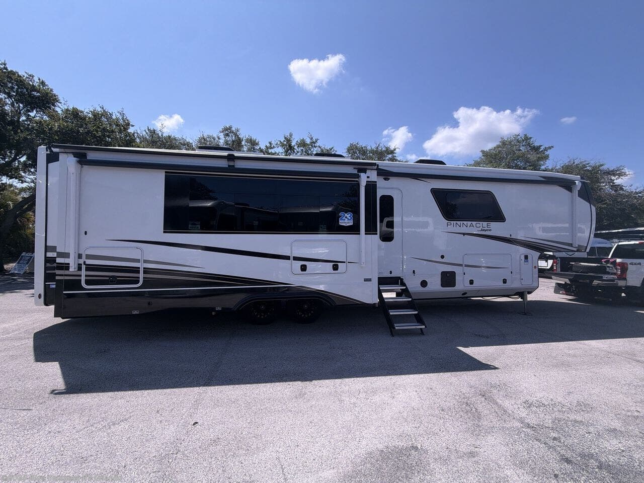New 2027 Jayco Pinnacle 38FBRK available in Casselberry, Florida