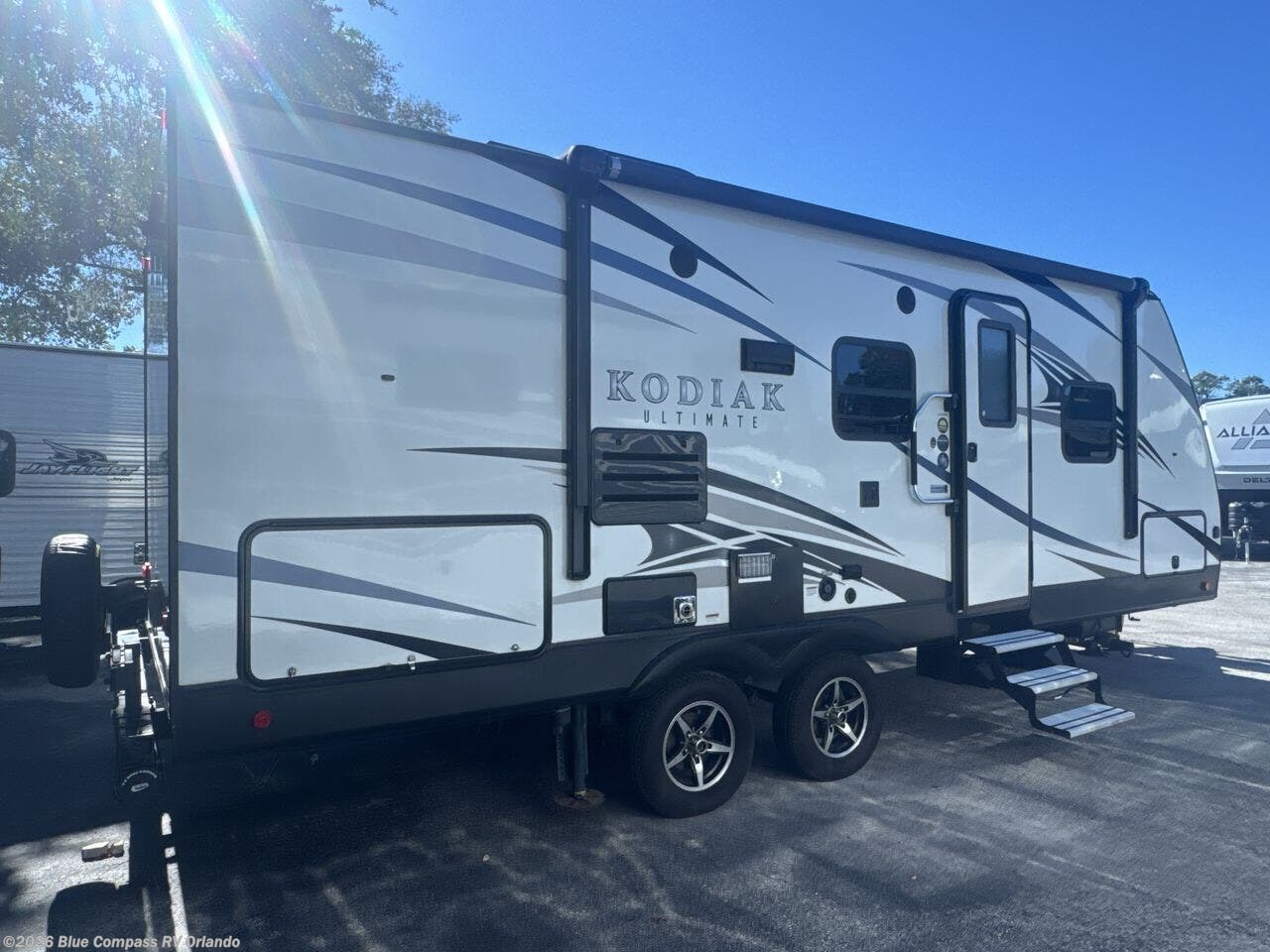Used 2018 Dutchmen Kodiak Ultimate 230RBSL available in Casselberry, Florida