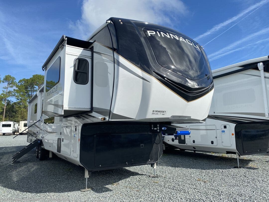 New 2025 Jayco Pinnacle 38FLGS available in St. Augustine, Florida