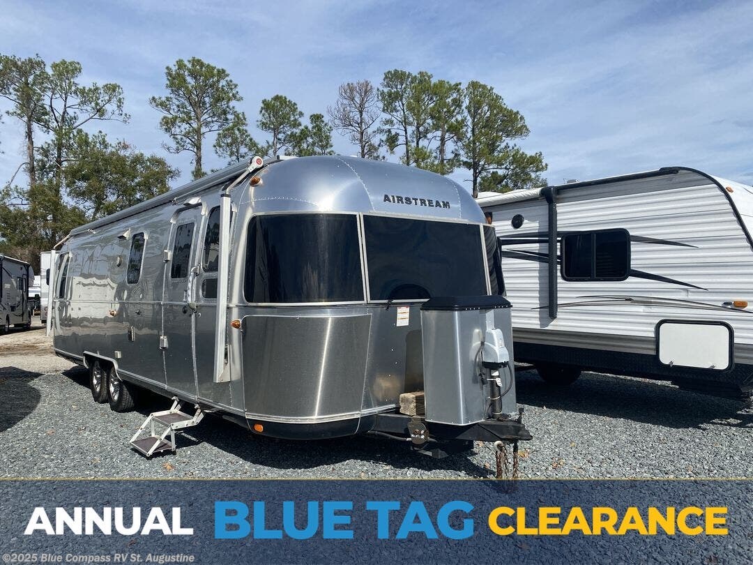 Used 2019 Airstream Classic 30RB available in St. Augustine, Florida