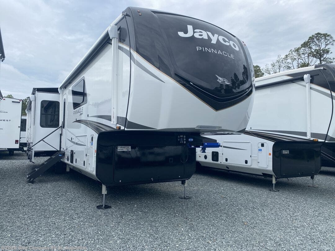 New 2026 Jayco Pinnacle 38FBRK available in St. Augustine, Florida