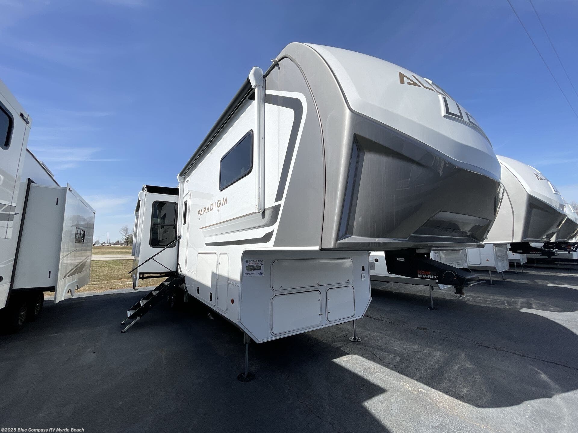 New 2025 Alliance RV Paradigm 310RL available in Myrtle Beach, South Carolina