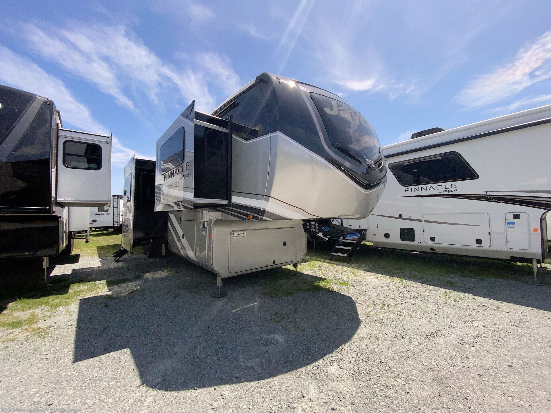 New 2026 Jayco Pinnacle 39FLOK available in Myrtle Beach, South Carolina