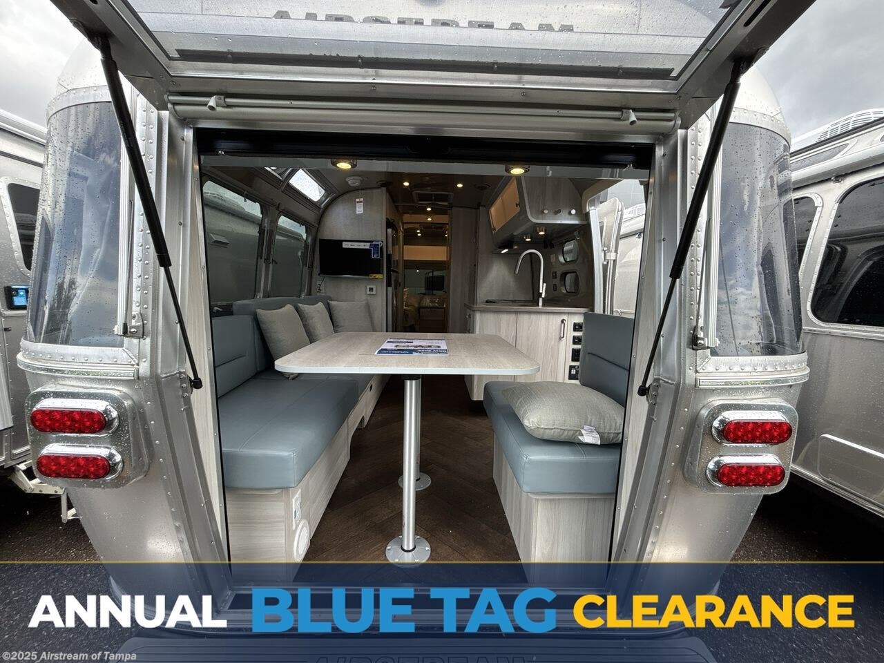 New 2025 Airstream International 25FB Twin available in Dover, Florida