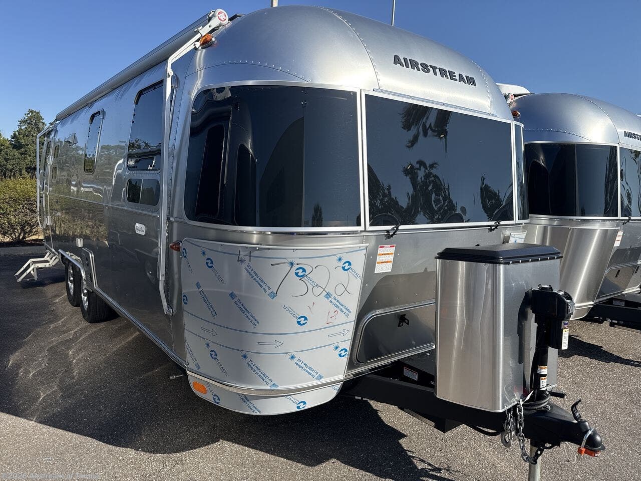 New 2026 Airstream Flying Cloud 27FB Queen available in Dover, Florida