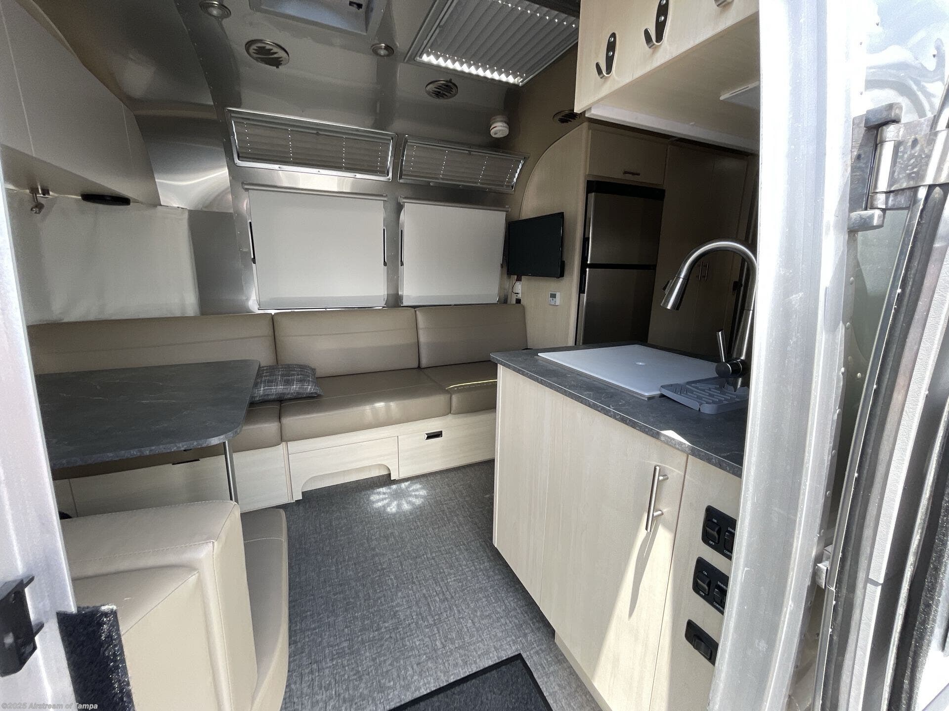 Used 2024 Airstream Flying Cloud 27FB available in Dover, Florida