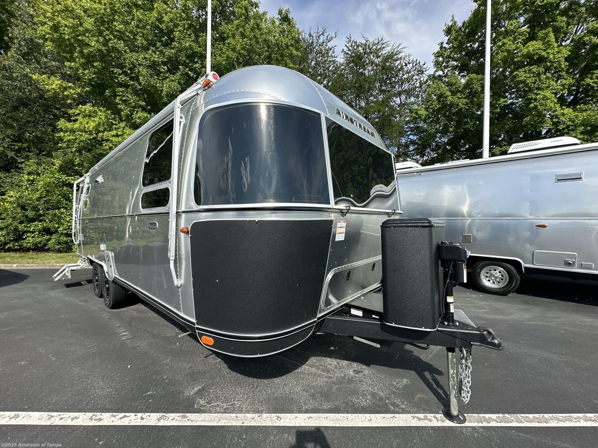 New 2025 Airstream Flying Cloud 27FBQ available in Dover, Florida
