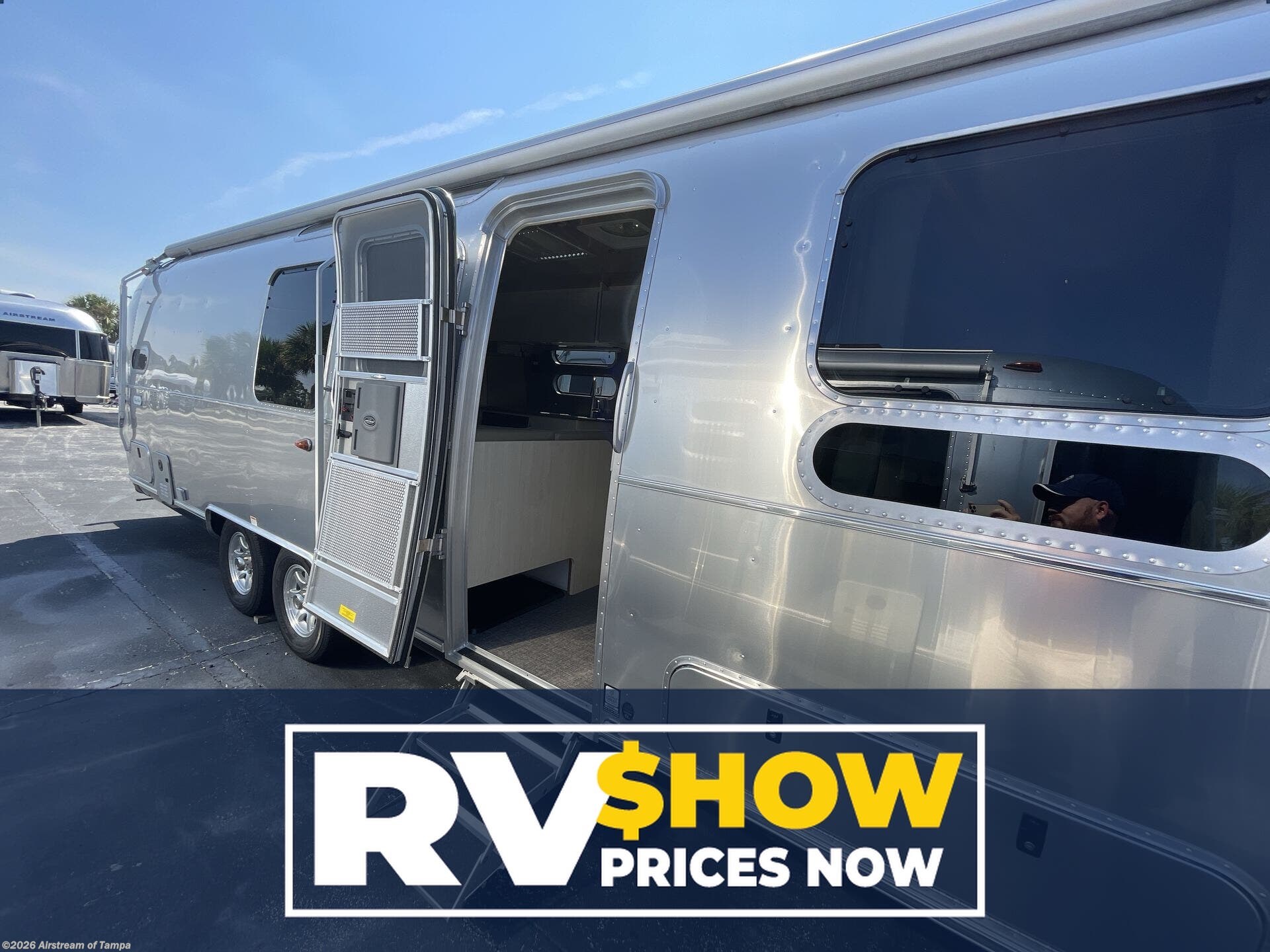 New 2025 Airstream Flying Cloud 30FB Bunk available in Dover, Florida