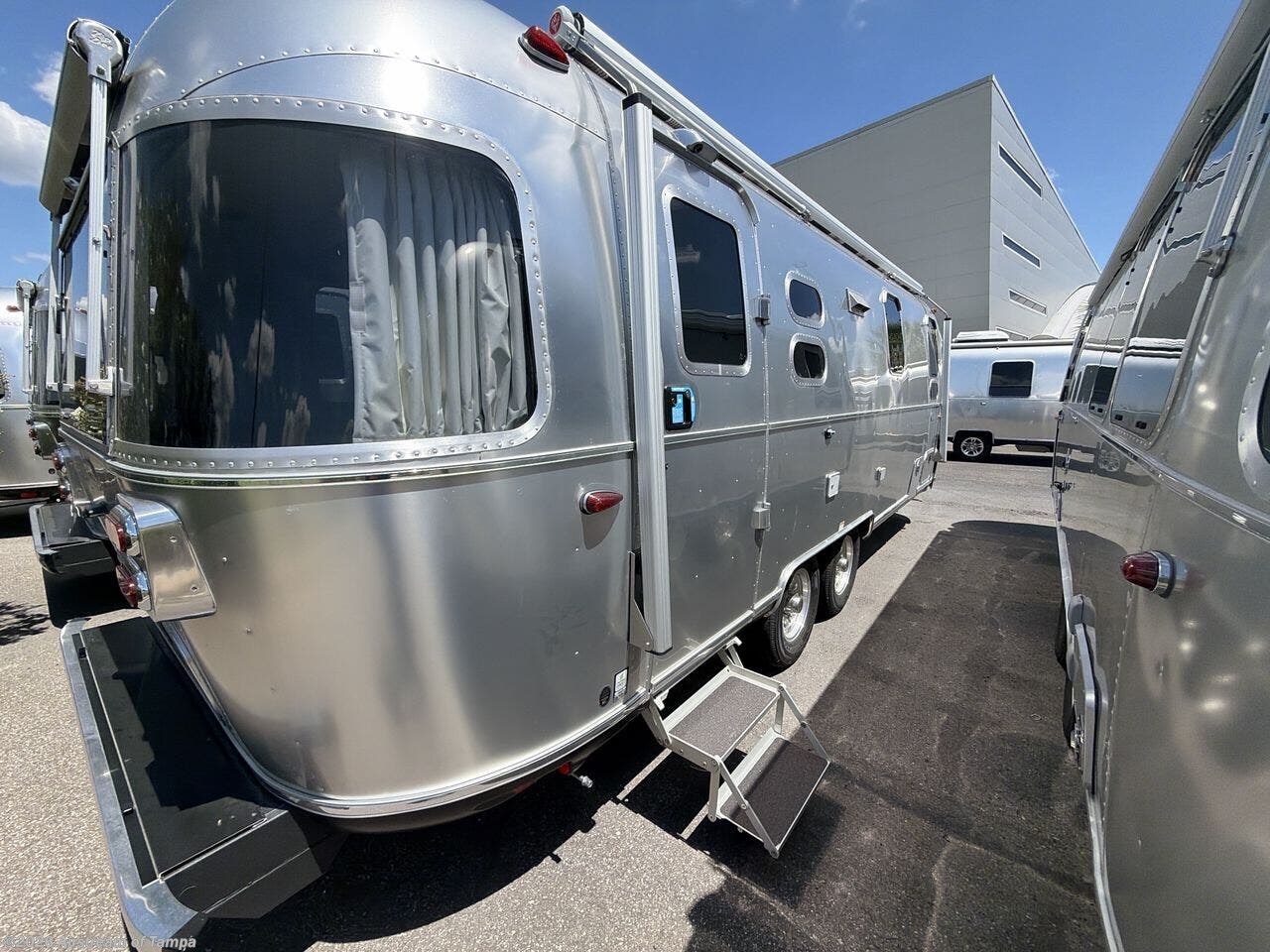 New 2026 Airstream Globetrotter 25FB Twin available in Dover, Florida