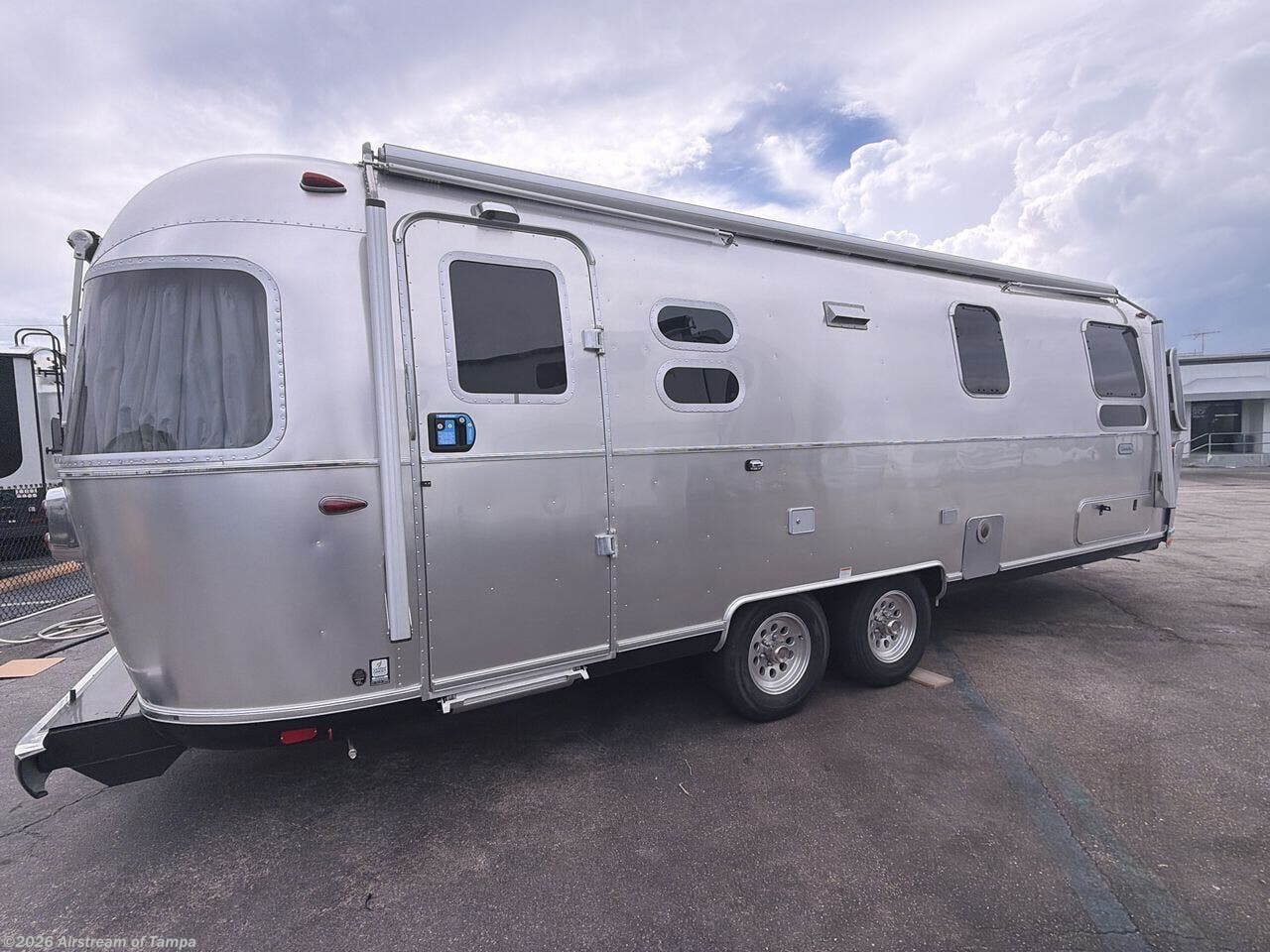 New 2026 Airstream Globetrotter 27FB Twin available in Dover, Florida
