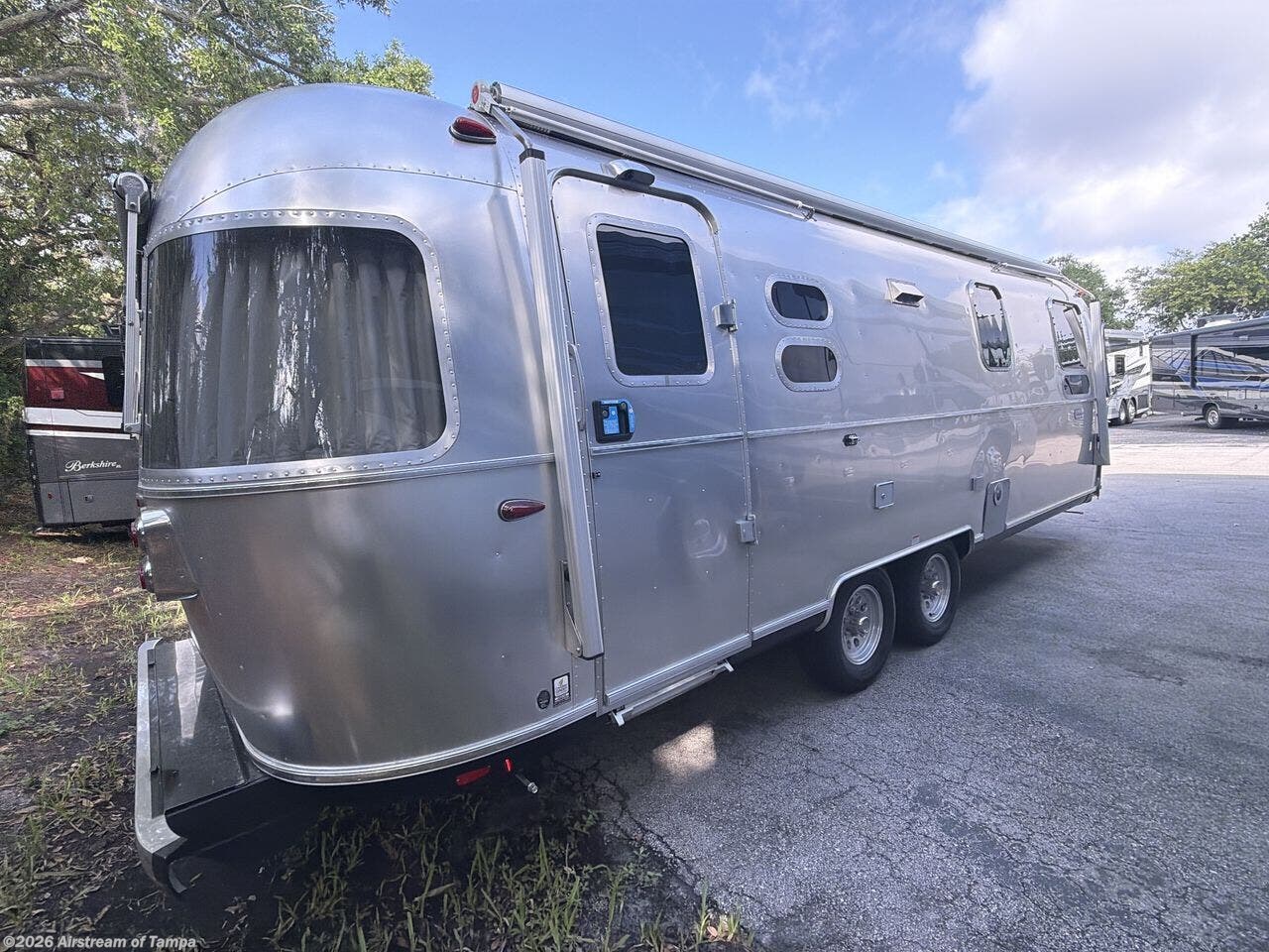 New 2026 Airstream Globetrotter 27FB available in Dover, Florida