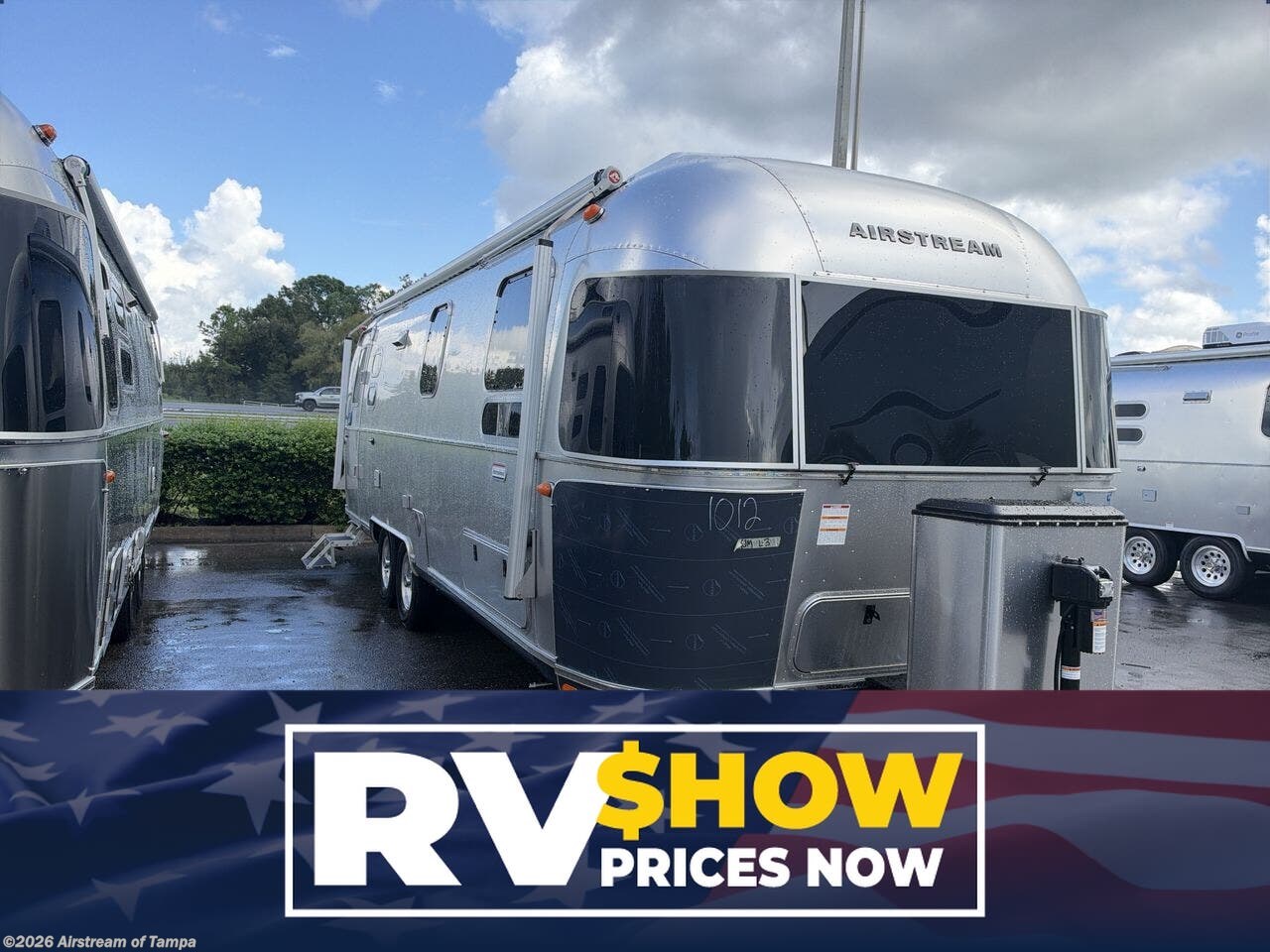 New 2027 Airstream International 27FB Twin available in Dover, Florida