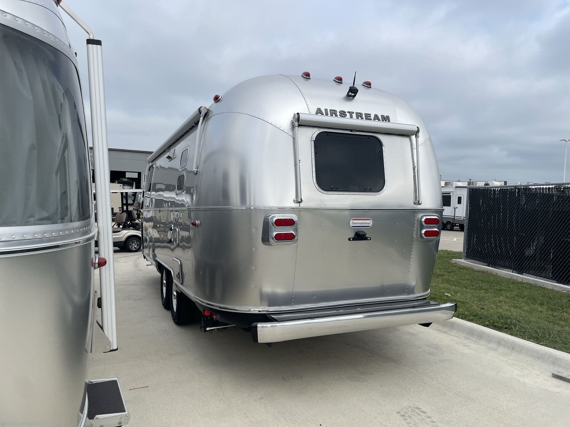 New 2025 Airstream International 23FB Twin available in Buda, Texas