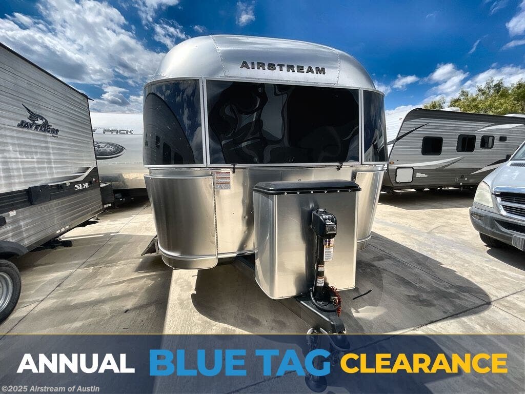 Used 2025 Airstream Flying Cloud 28RB available in Buda, Texas
