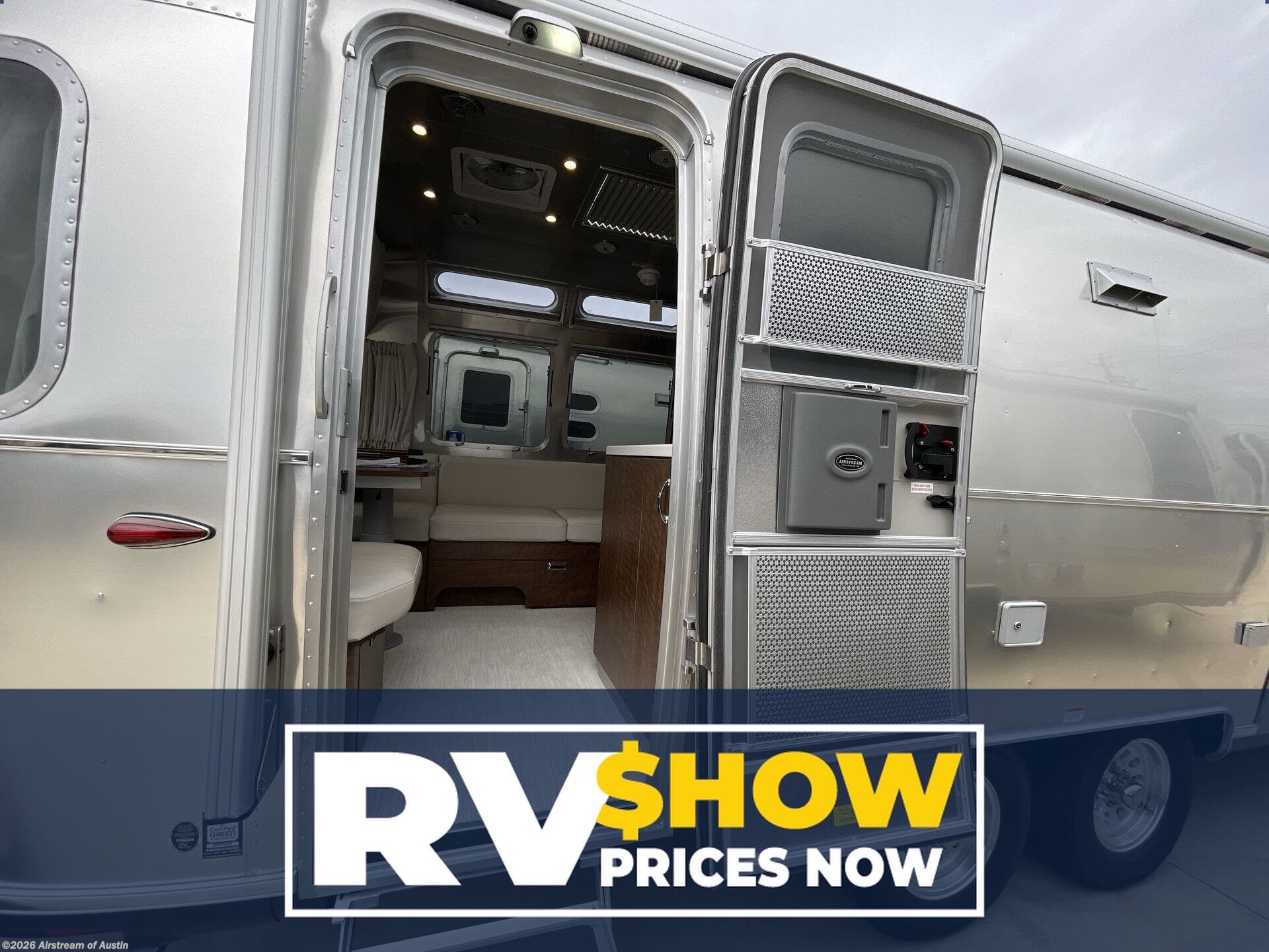 New 2026 Airstream Globetrotter 27FB Twin available in Buda, Texas