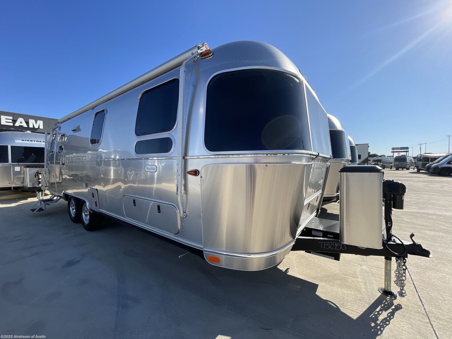 New 2026 Airstream Flying Cloud 27FB Twin available in Buda, Texas