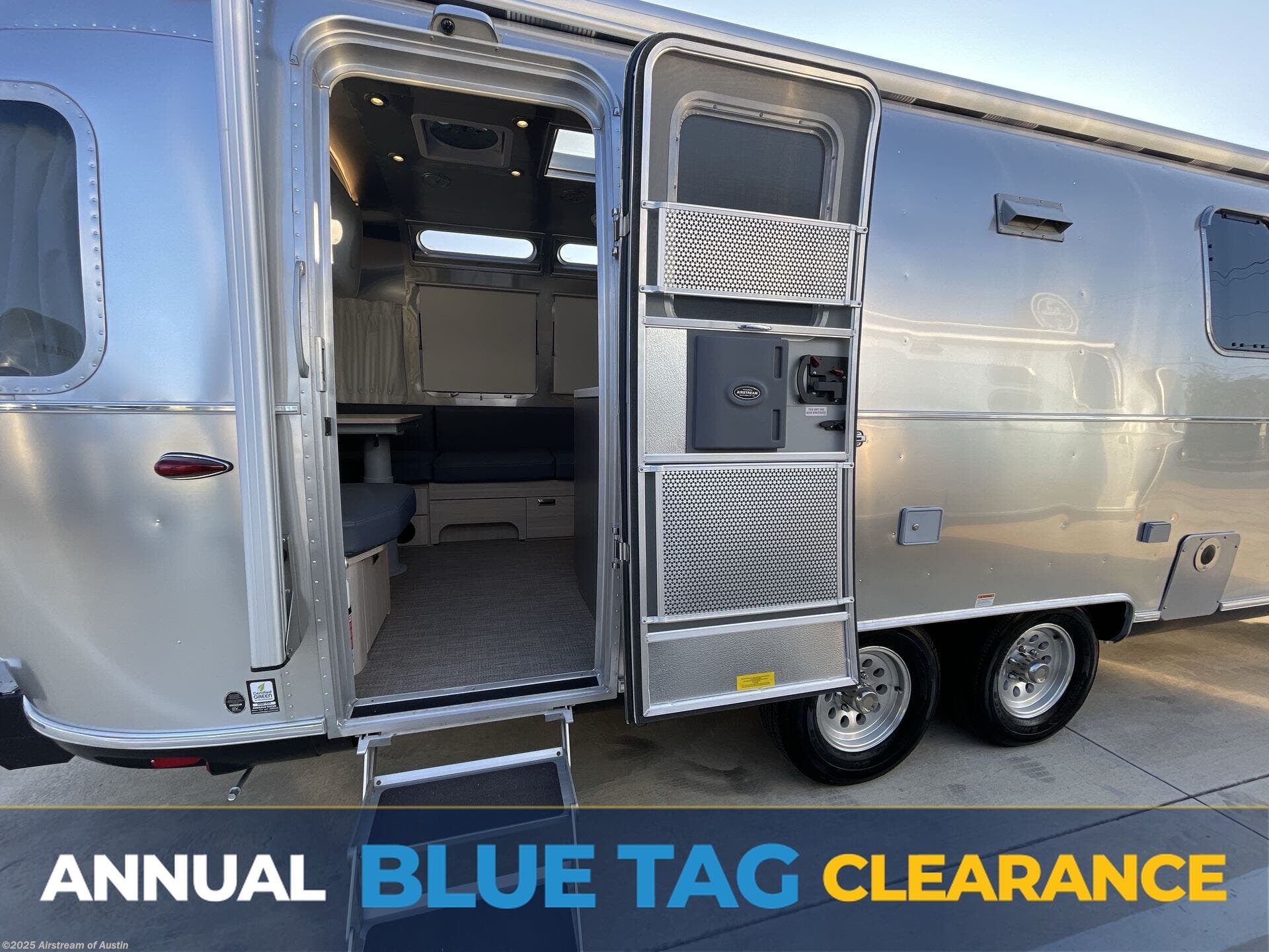 New 2026 Airstream Globetrotter 27FB Twin available in Buda, Texas