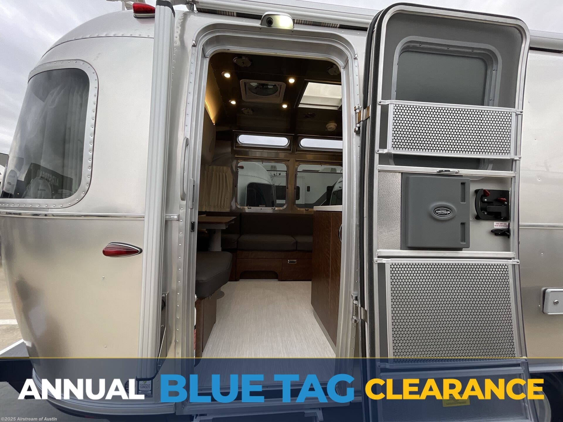 New 2026 Airstream Globetrotter 27FBQ available in Buda, Texas