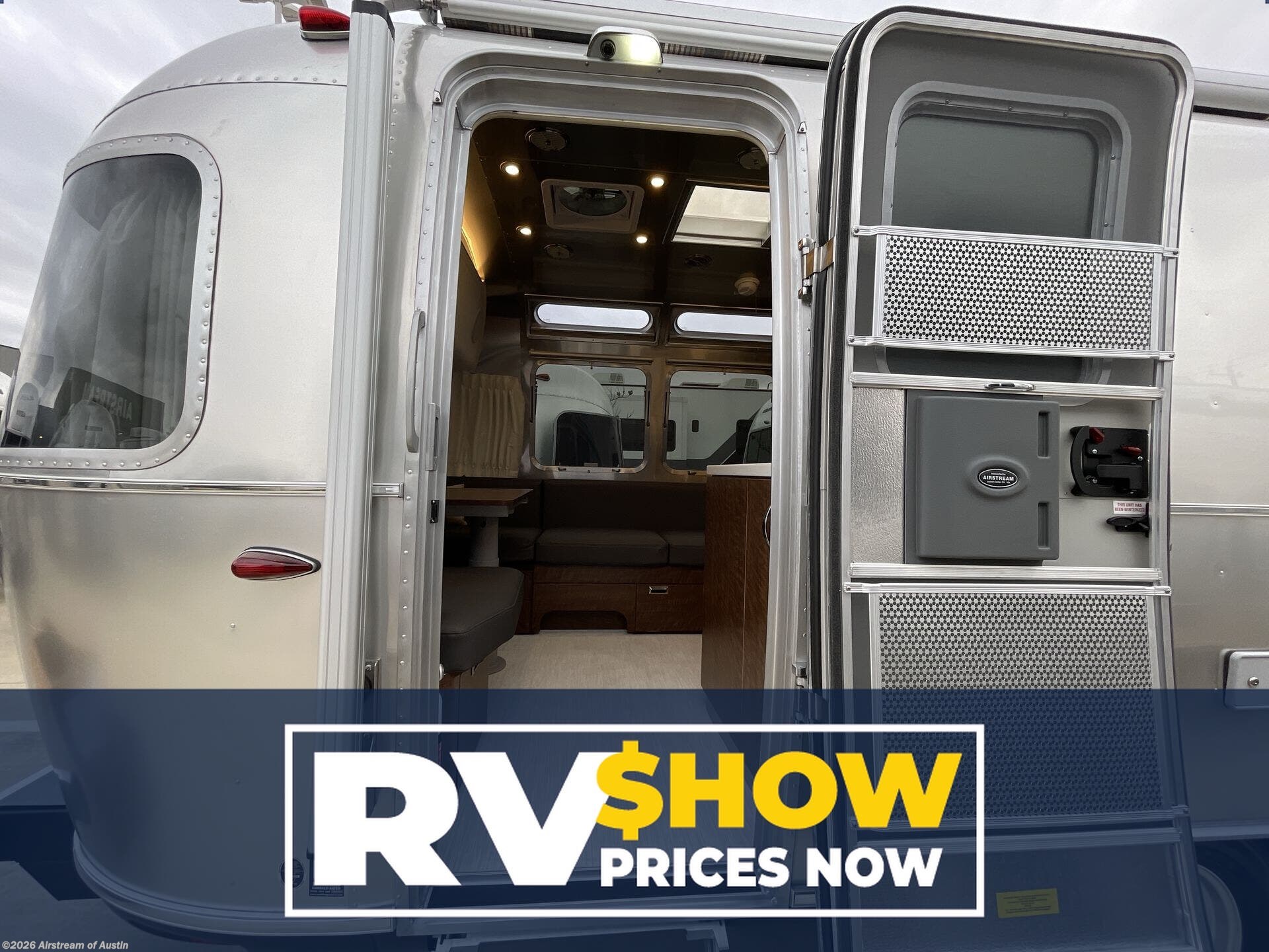 New 2026 Airstream Globetrotter 27FBQ available in Buda, Texas