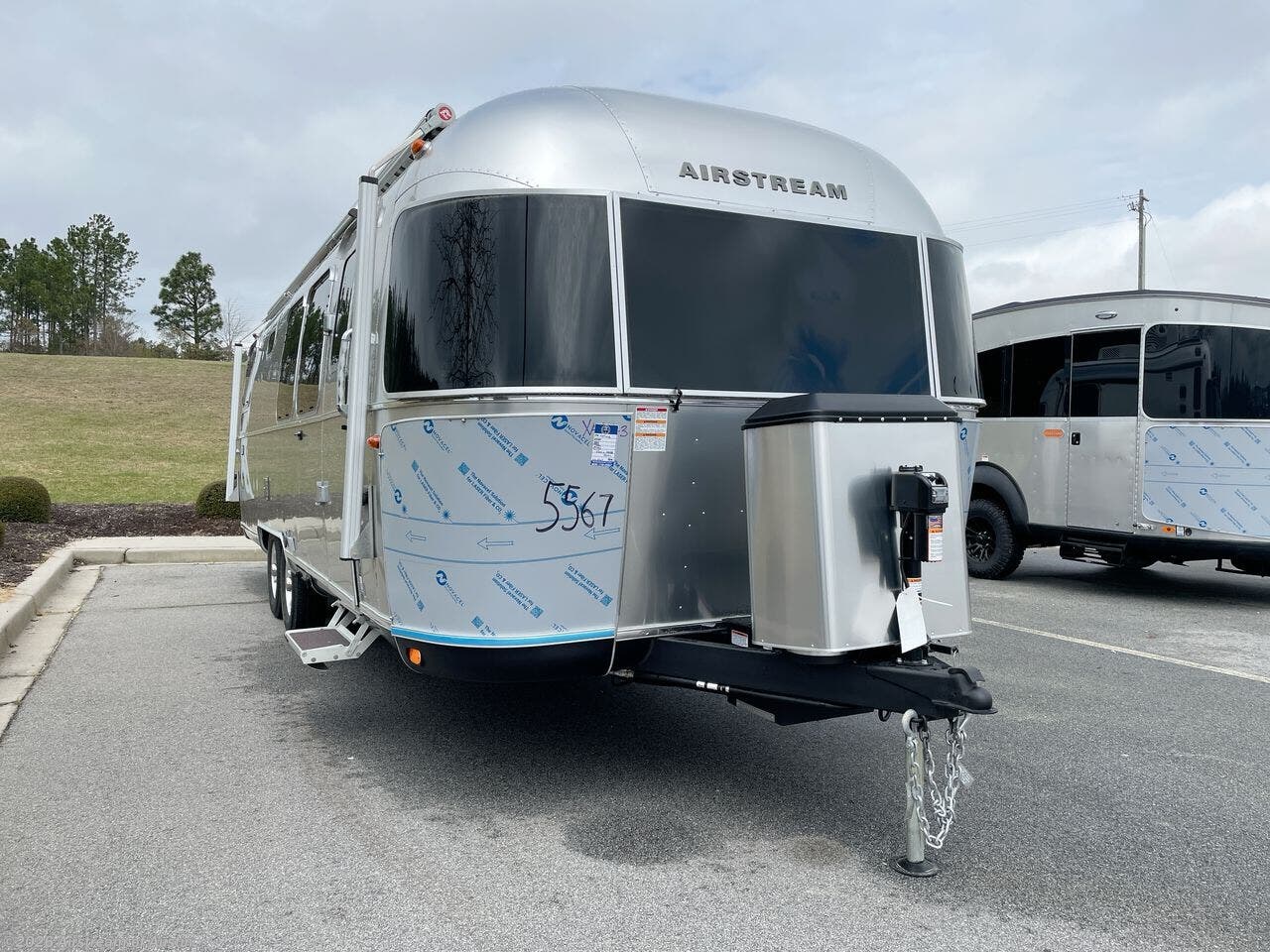 New 2026 Airstream Classic 28RB available in Buda, Texas