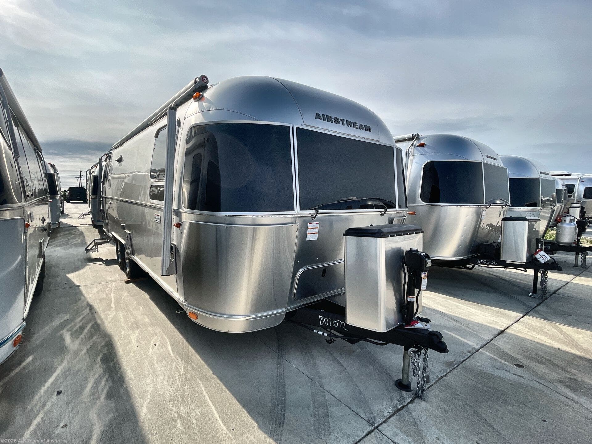 New 2026 Airstream International 27FB available in Buda, Texas