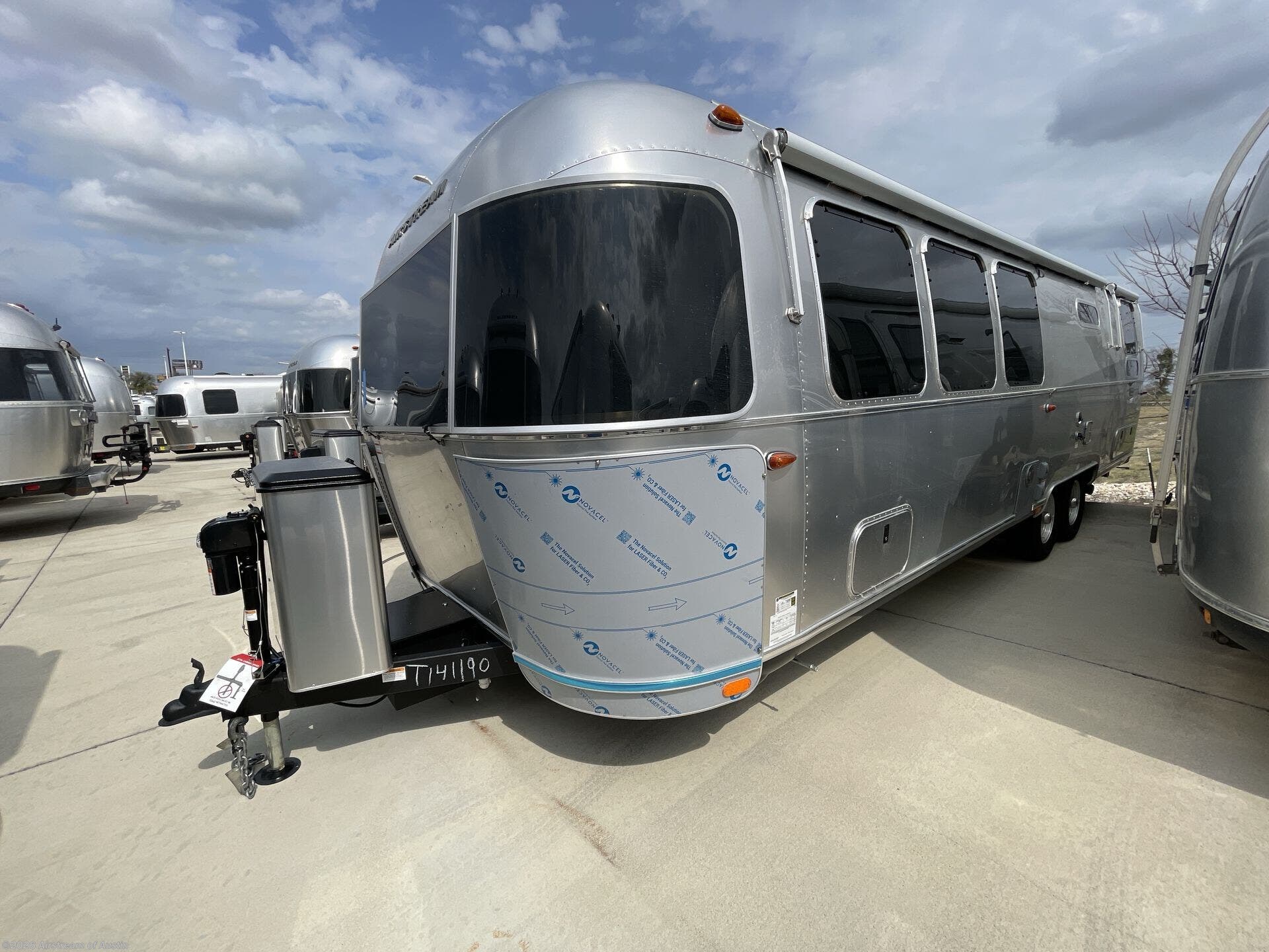 New 2026 Airstream Globetrotter 30RB Twin available in Buda, Texas