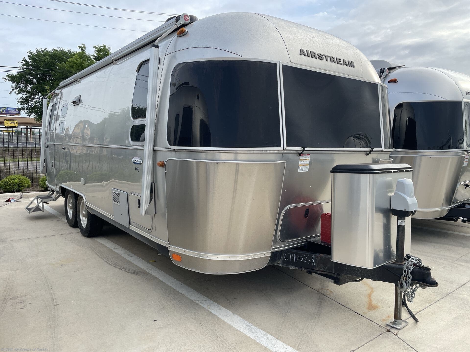 Used 2017 Airstream International Signature 25 Twin available in Buda, Texas