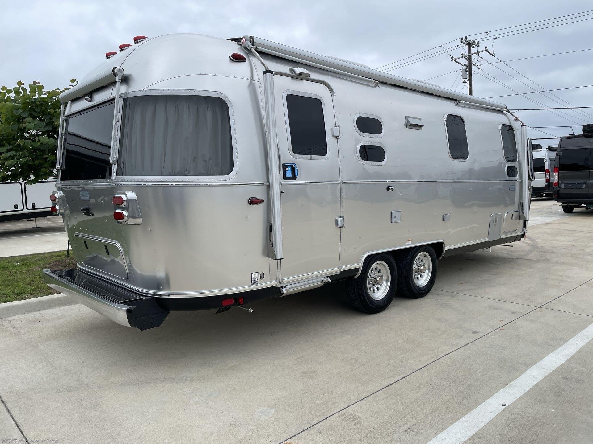 New 2026 Airstream Globetrotter 25FB available in Buda, Texas