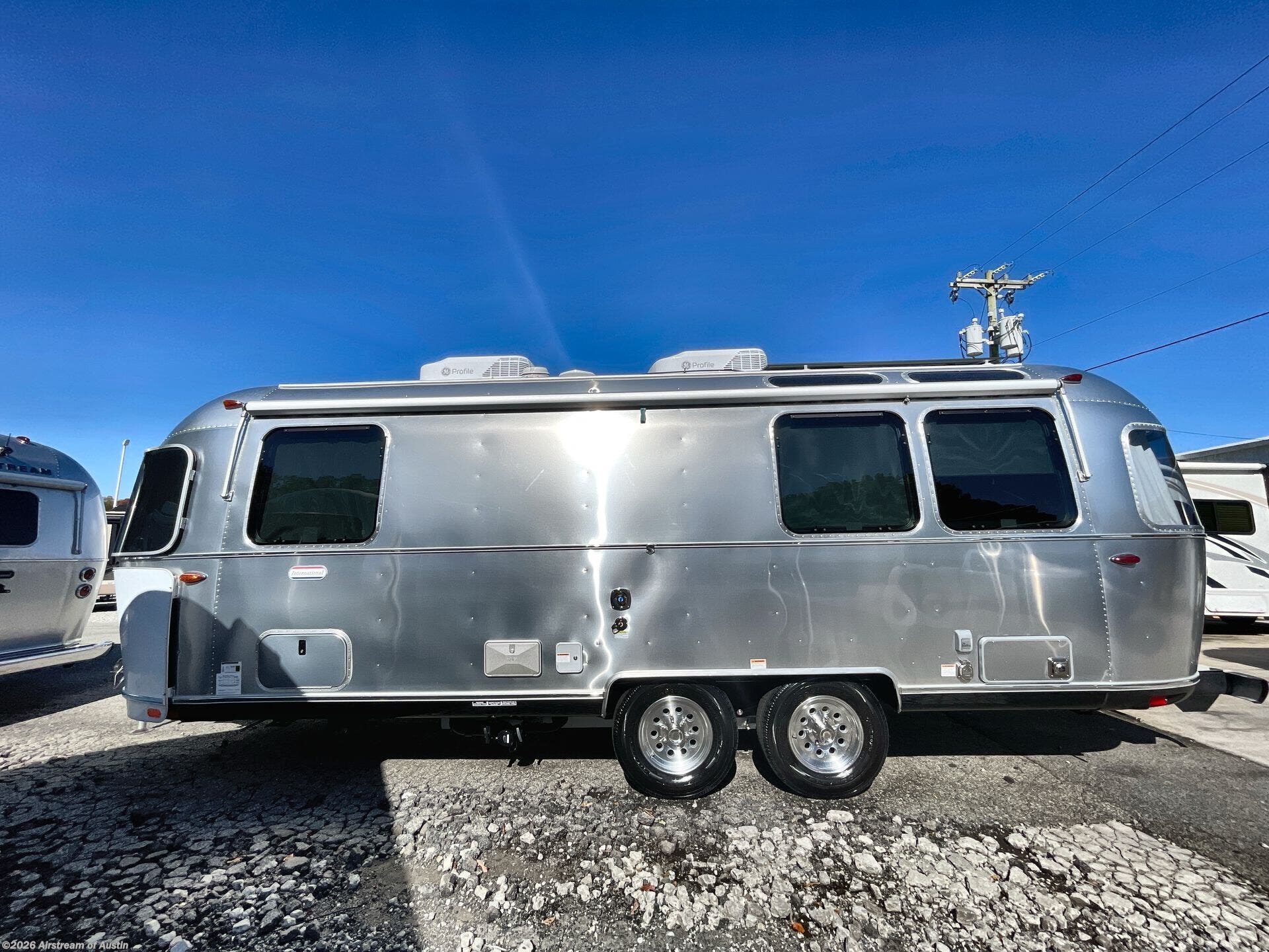 New 2026 Airstream International 25FB Twin available in Buda, Texas