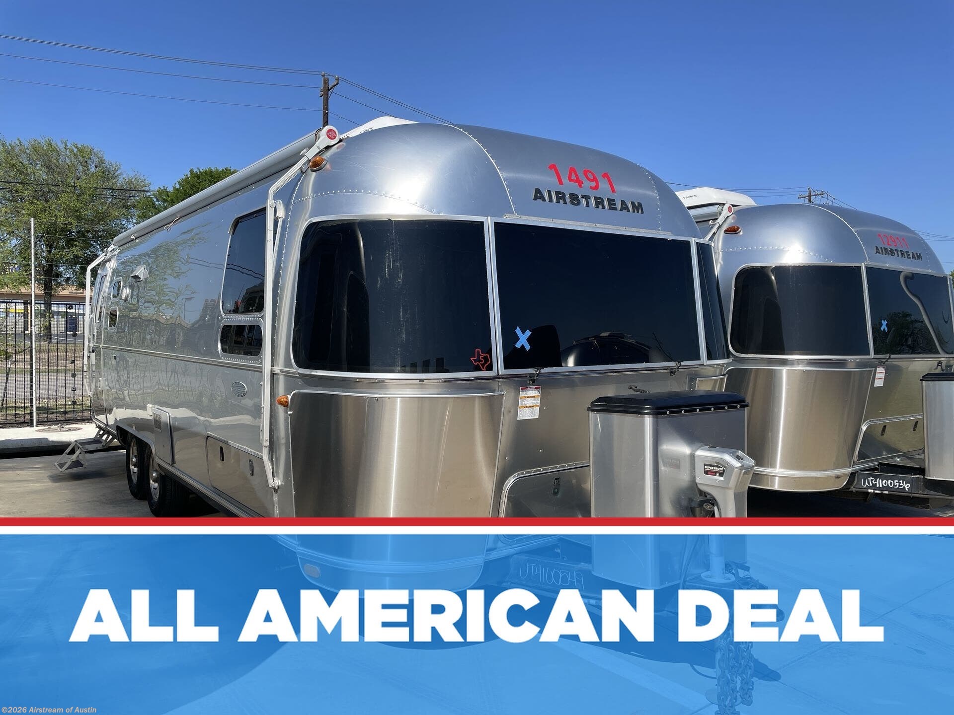 Used 2019 Airstream Flying Cloud 27FBT available in Buda, Texas