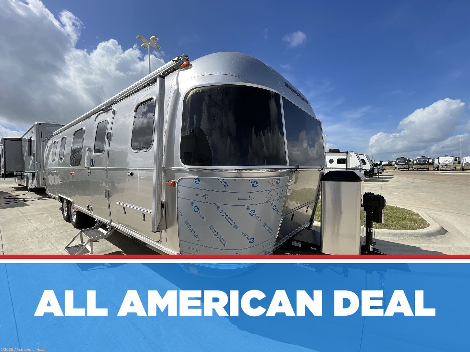 New 2026 Airstream Classic 33FB Twin available in Buda, Texas