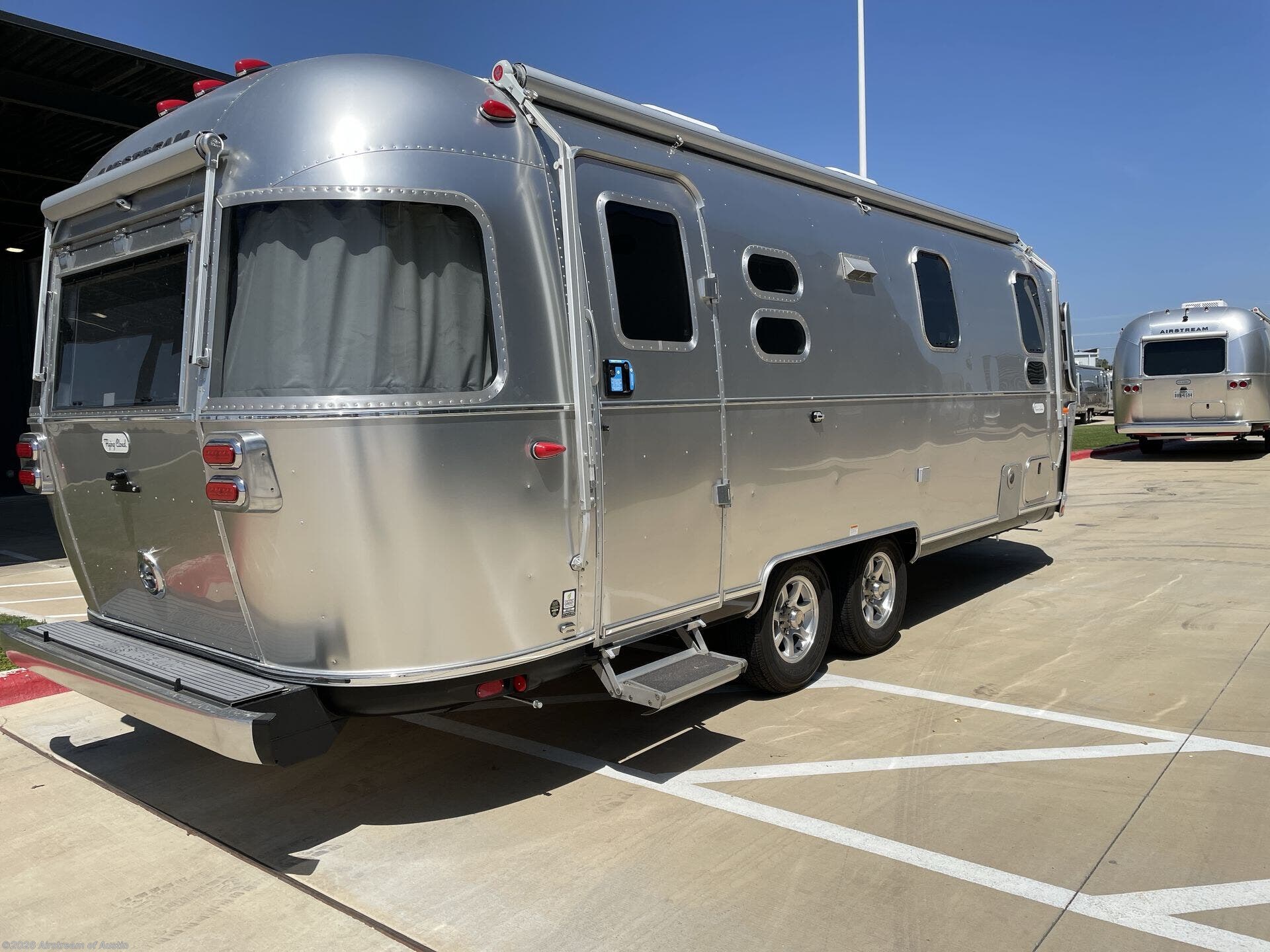 New 2027 Airstream Flying Cloud 25FBQ available in Buda, Texas