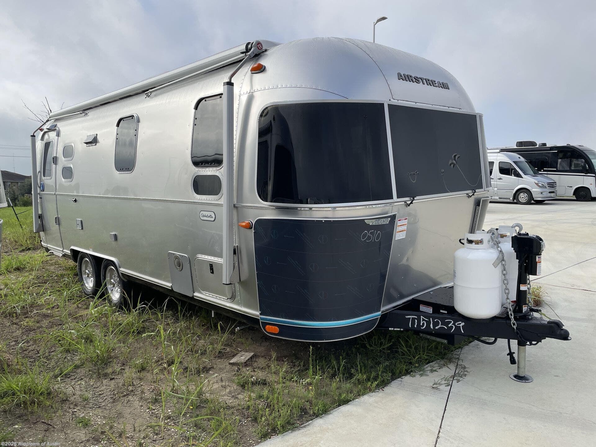New 2027 Airstream Globetrotter 25FB available in Buda, Texas