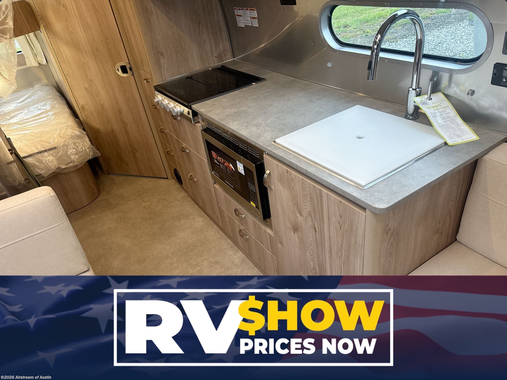 New 2027 Airstream Flying Cloud 30FB Bunk available in Buda, Texas