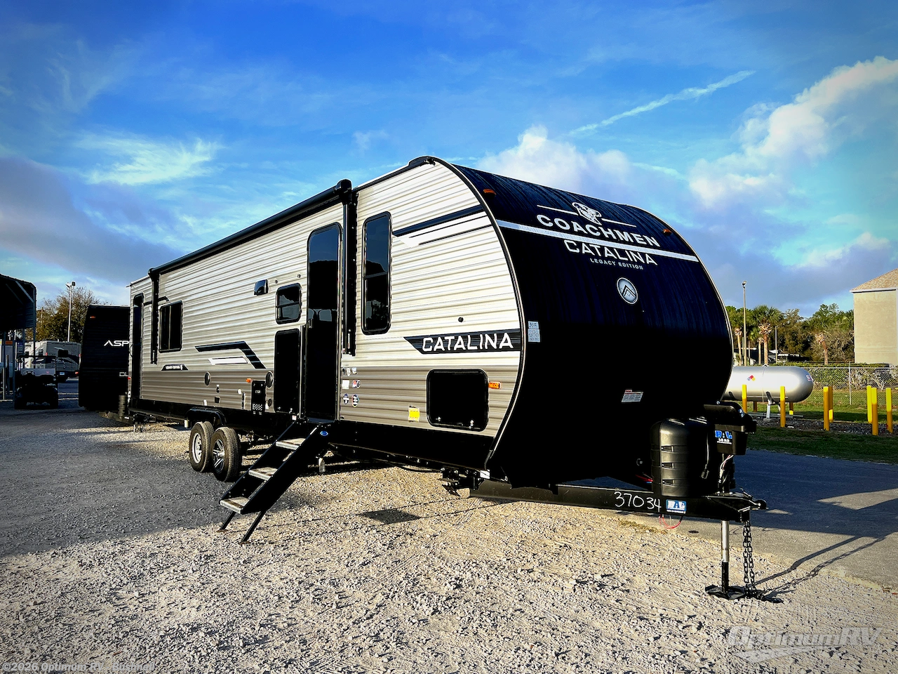 New 2026 Coachmen Catalina Legacy Edition 333DBDSCK available in Bushnell, Florida