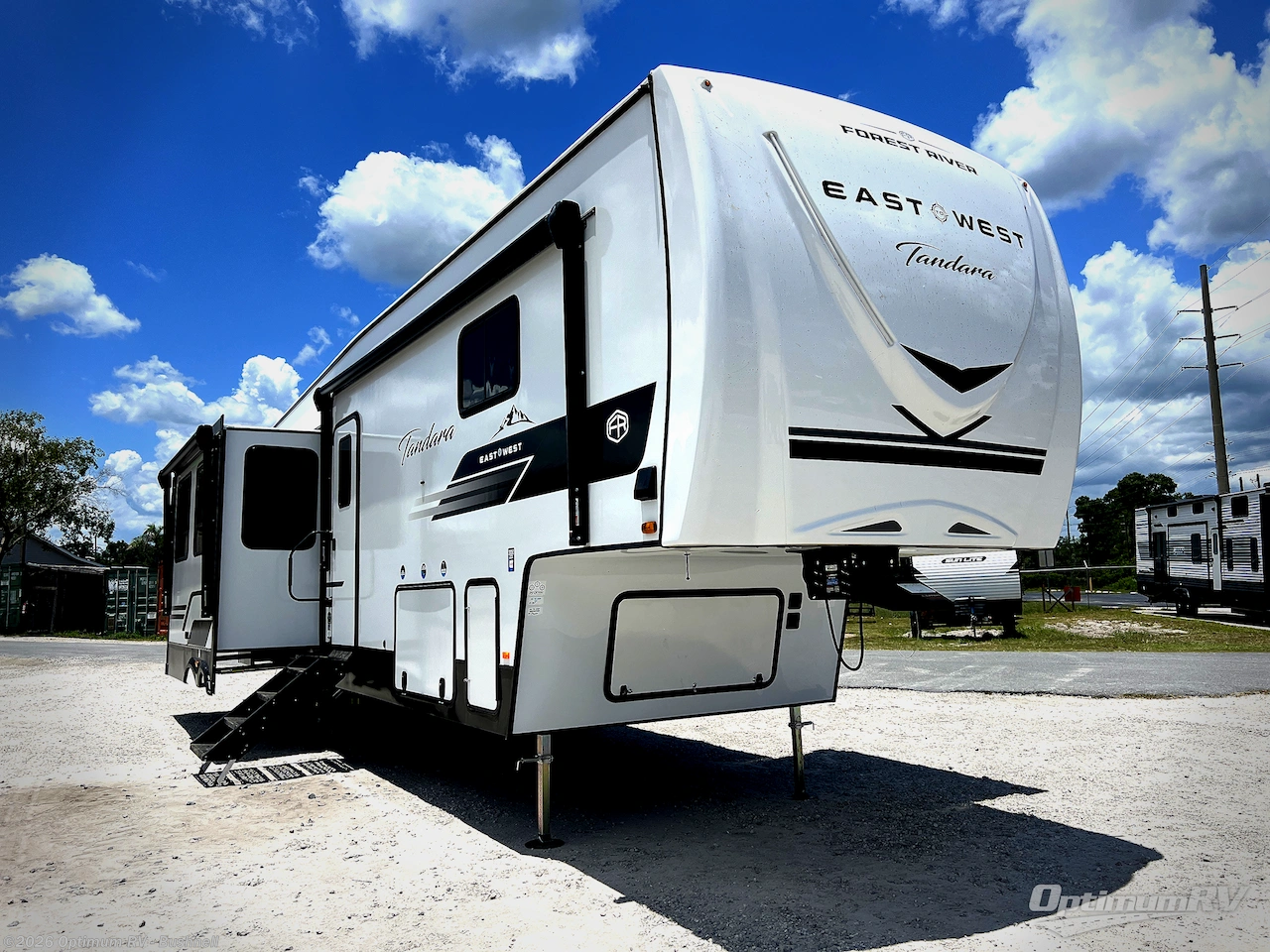 New 2027 East to West Tandara 295RL available in Bushnell, Florida
