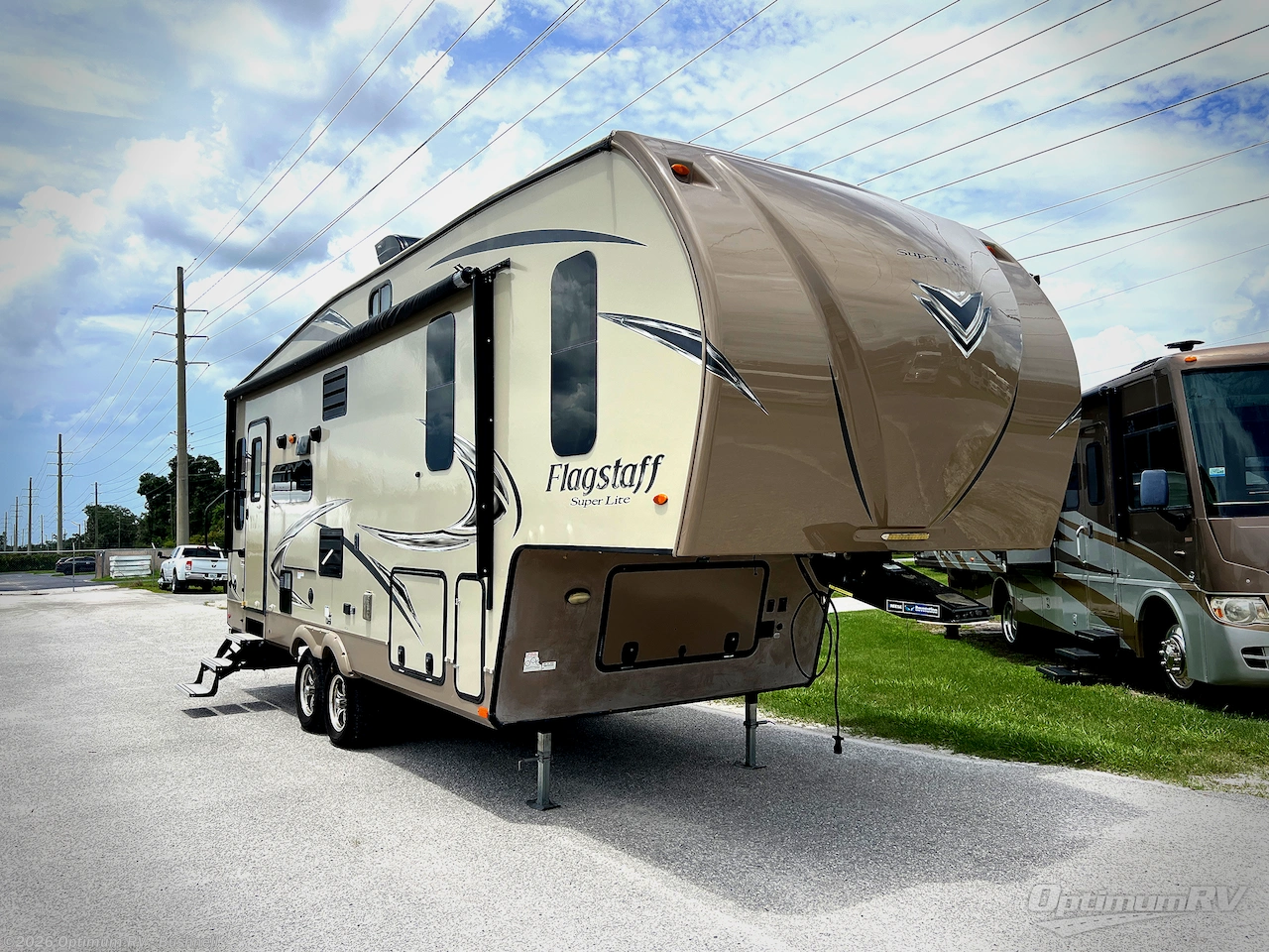Used 2018 Forest River Flagstaff Classic Super Lite 8524RLBS available in Bushnell, Florida