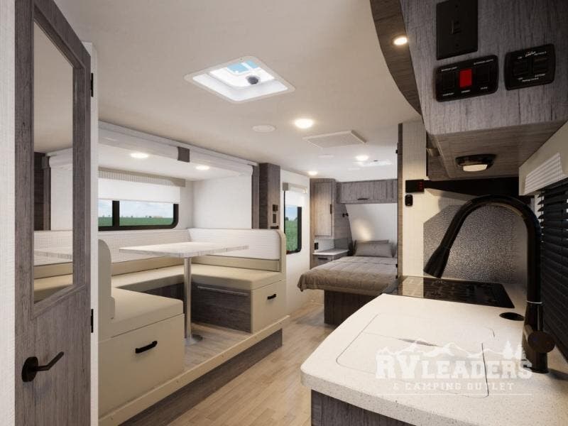 New 2026 Lance Squire SQ19 available in Adamsburg, Pennsylvania