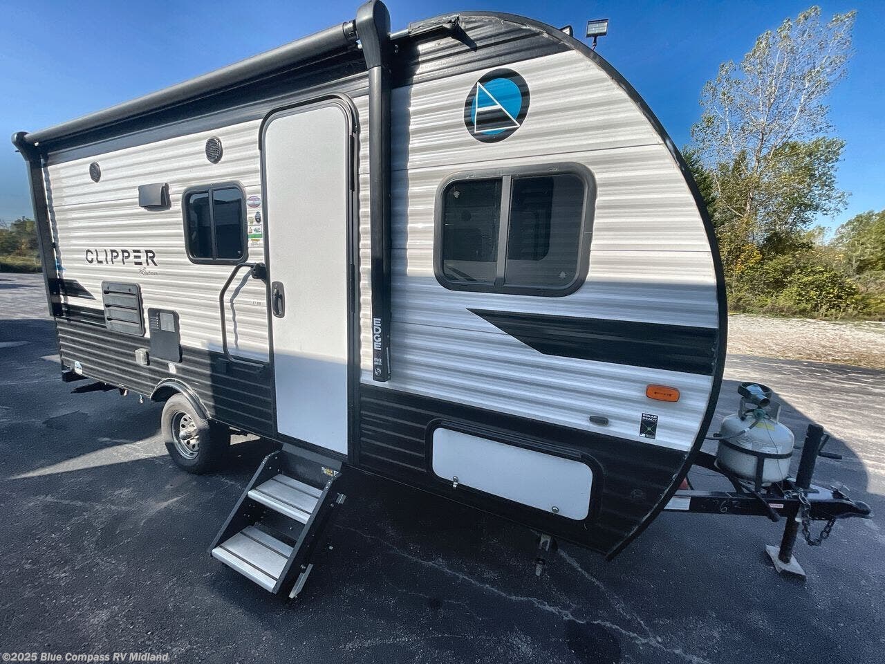 Used 2021 Coachmen Clipper Ultra-Lite 17BH available in Midland, Michigan