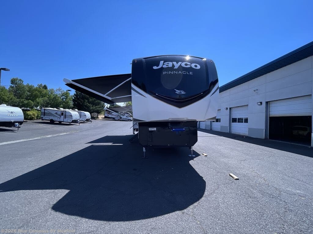 New 2026 Jayco Pinnacle 38FBRK available in Medford, Oregon