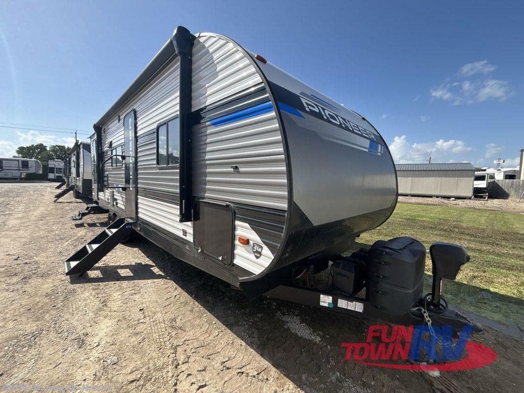 Used 2023 Heartland Pioneer BH270 available in Wharton, Texas