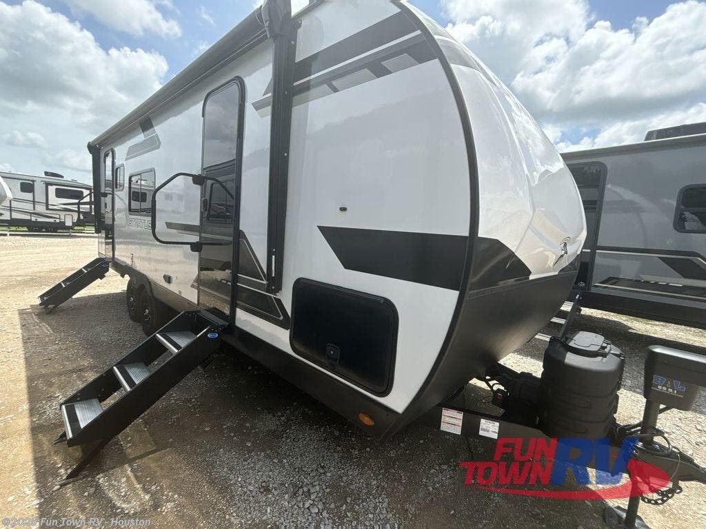 New 2025 Venture RV Stratus SR241VRK available in Wharton, Texas