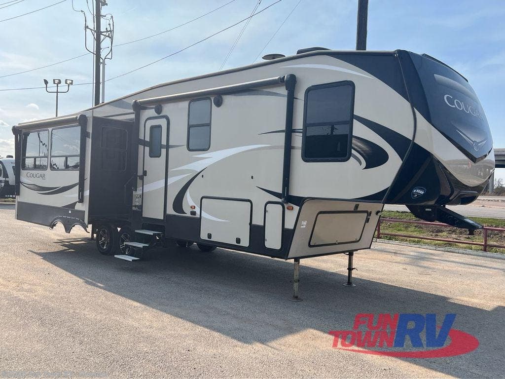 Used 2018 Keystone Cougar 311RES available in Wharton, Texas
